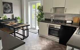Lovely 3 Bed House Near Anfield Stadium With Private Parking And Garden Guests Must Be 25 Years Or Over To Make A Booking